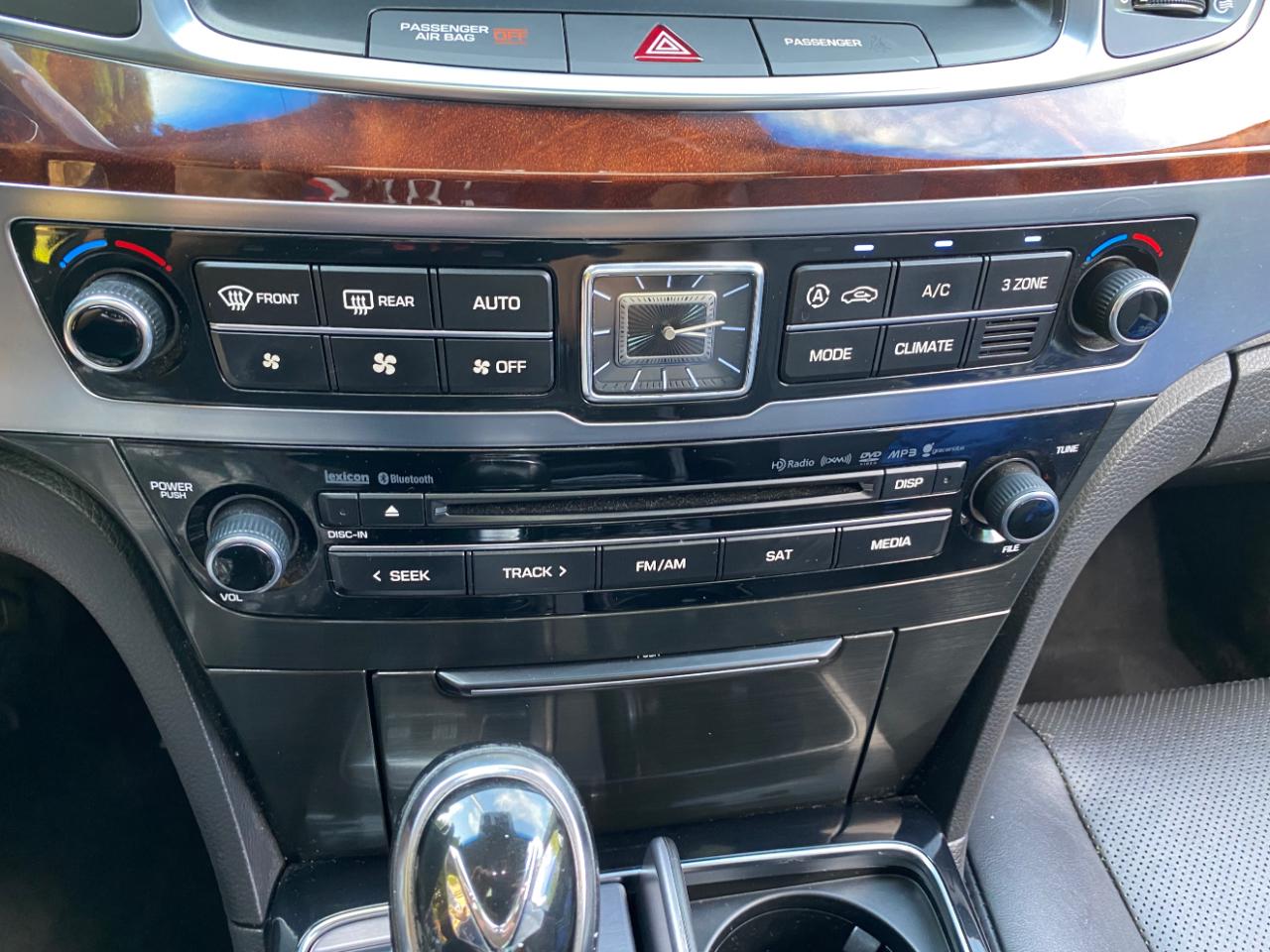 Hyundai Equus 4dr Sdn Signature 2015