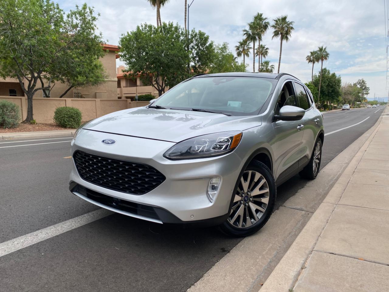 Ford Escape Titanium Hybrid FWD 2020