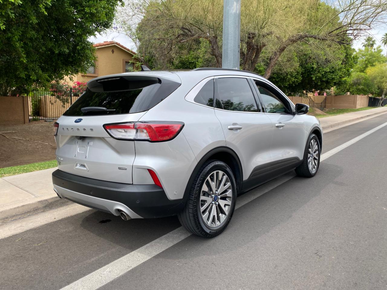 Ford Escape Titanium Hybrid FWD 2020