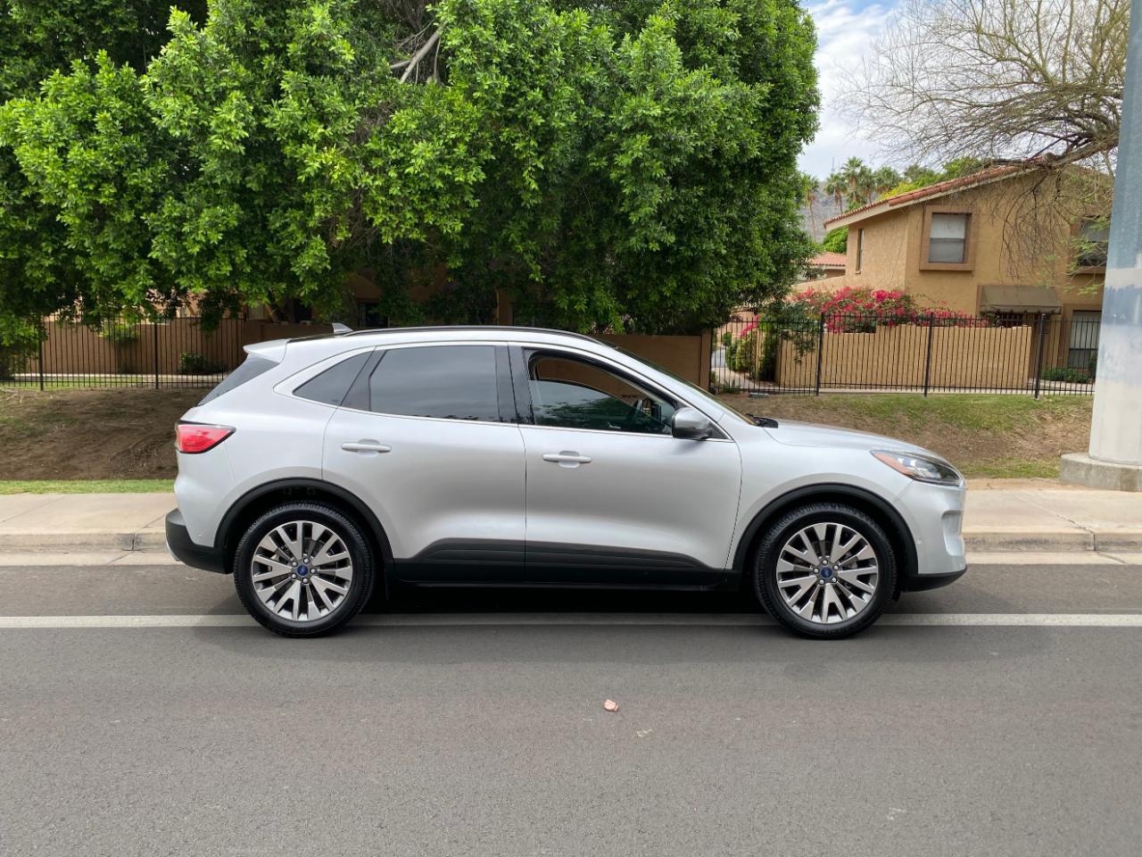 Ford Escape Titanium Hybrid FWD 2020