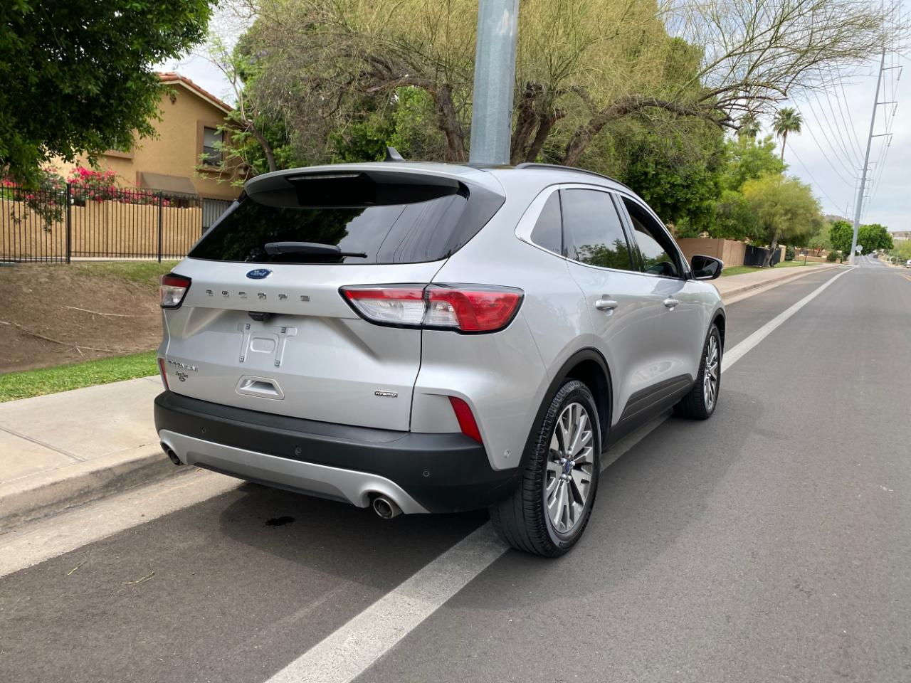 Ford Escape Titanium Hybrid FWD 2020