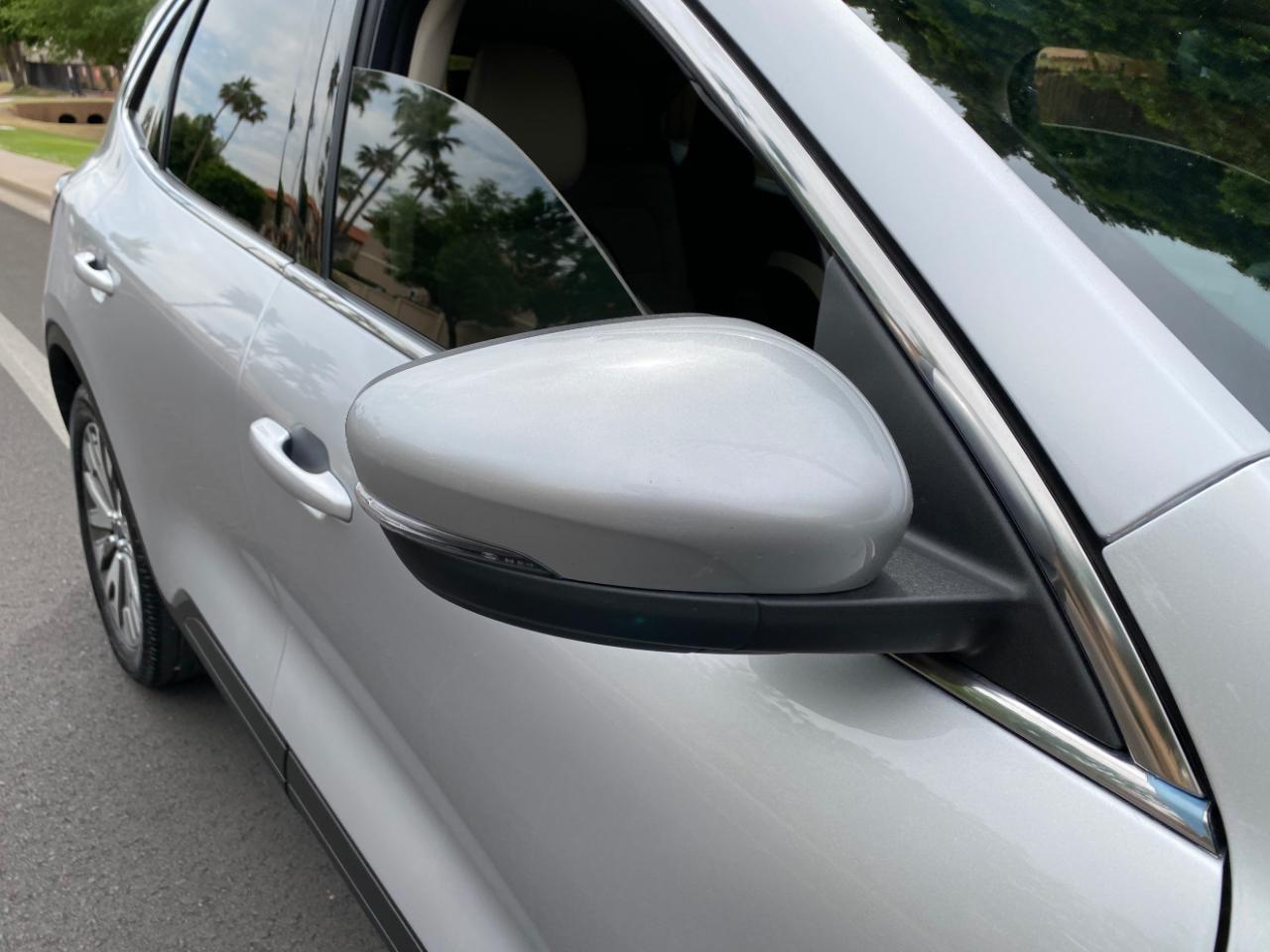 Ford Escape Titanium Hybrid FWD 2020