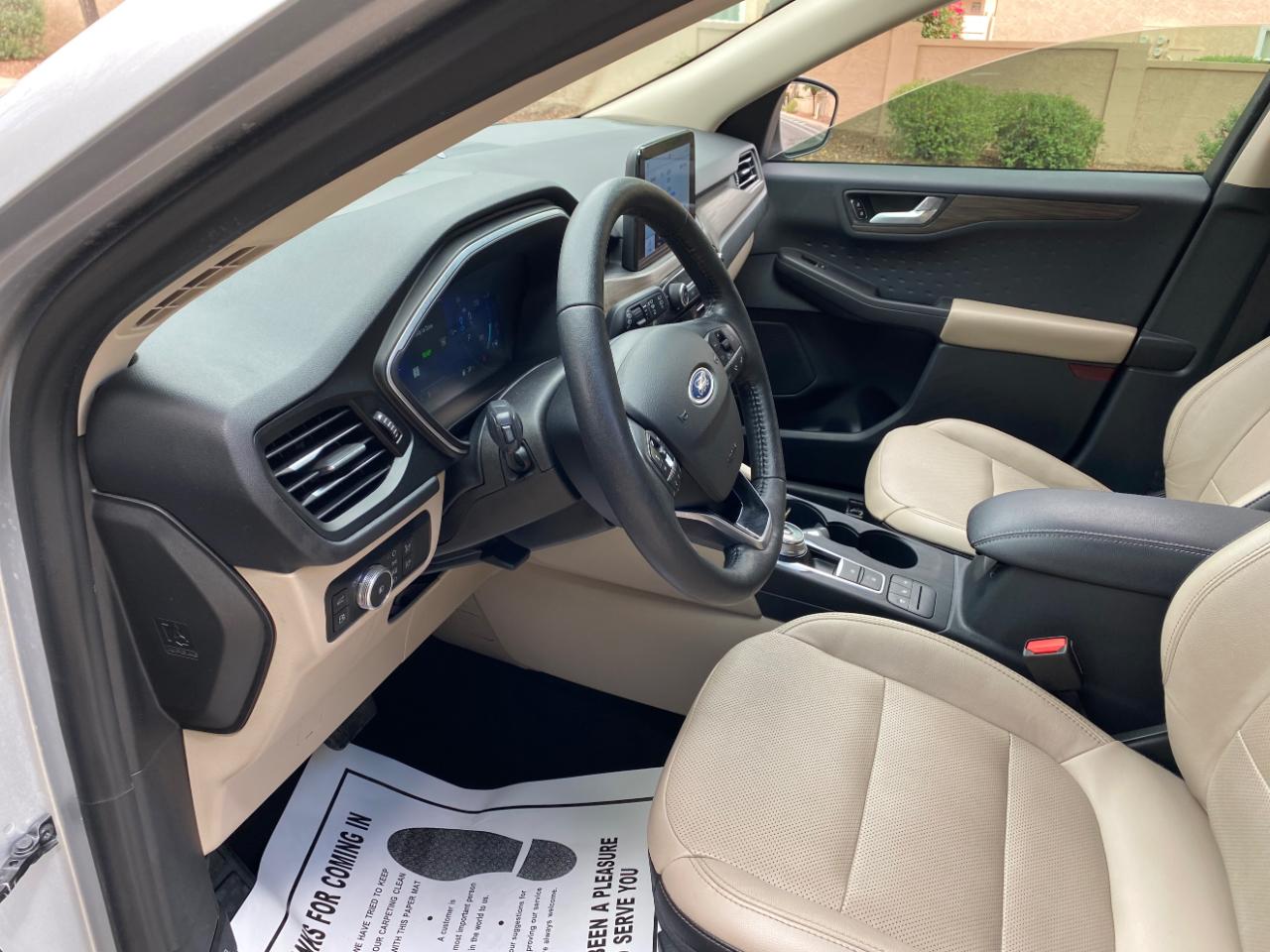 Ford Escape Titanium Hybrid FWD 2020