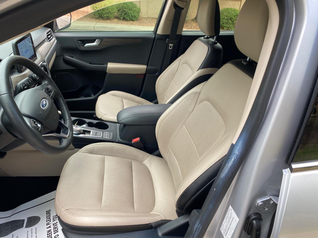 Ford Escape Titanium Hybrid FWD 2020