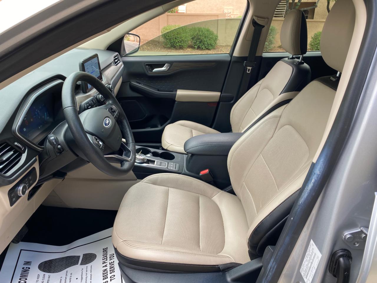 Ford Escape Titanium Hybrid FWD 2020