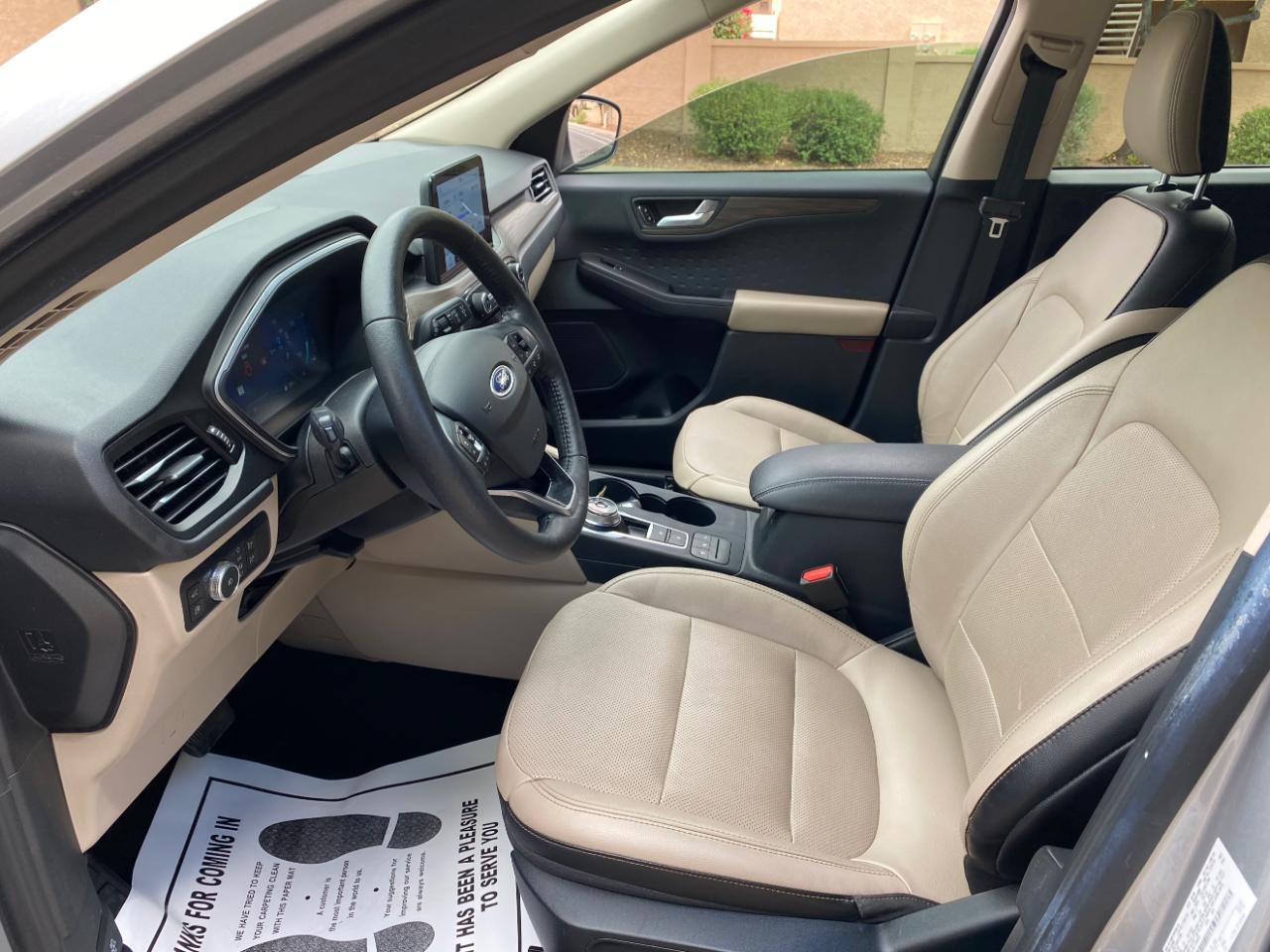 Ford Escape Titanium Hybrid FWD 2020