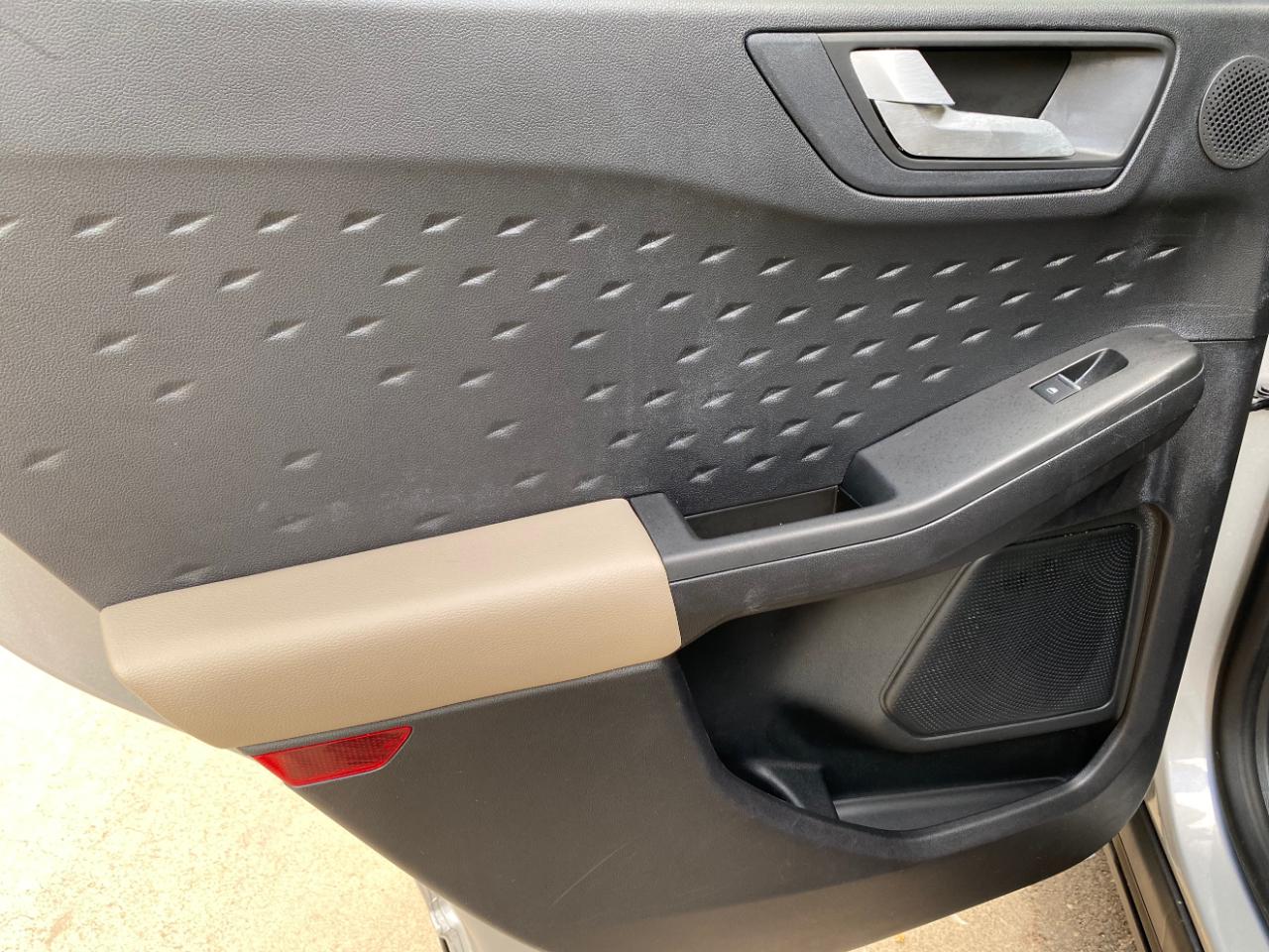 Ford Escape Titanium Hybrid FWD 2020