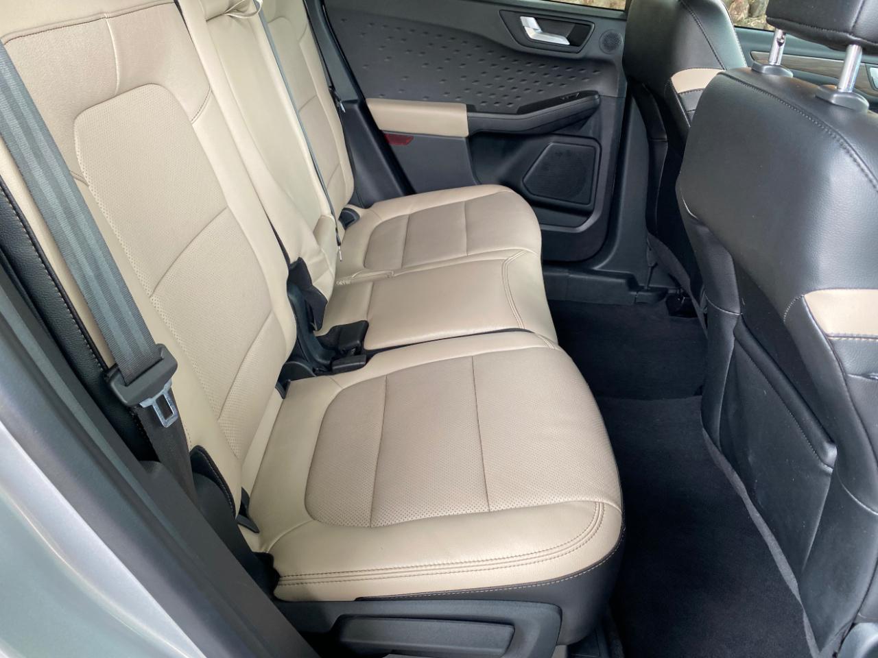 Ford Escape Titanium Hybrid FWD 2020