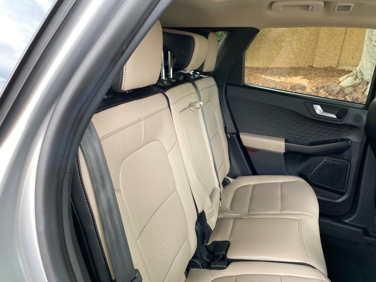 Ford Escape Titanium Hybrid FWD 2020