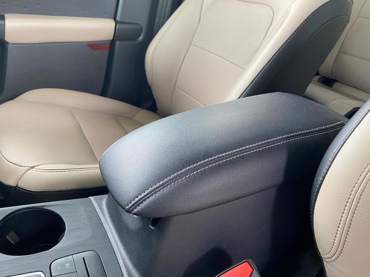 Ford Escape Titanium Hybrid FWD 2020