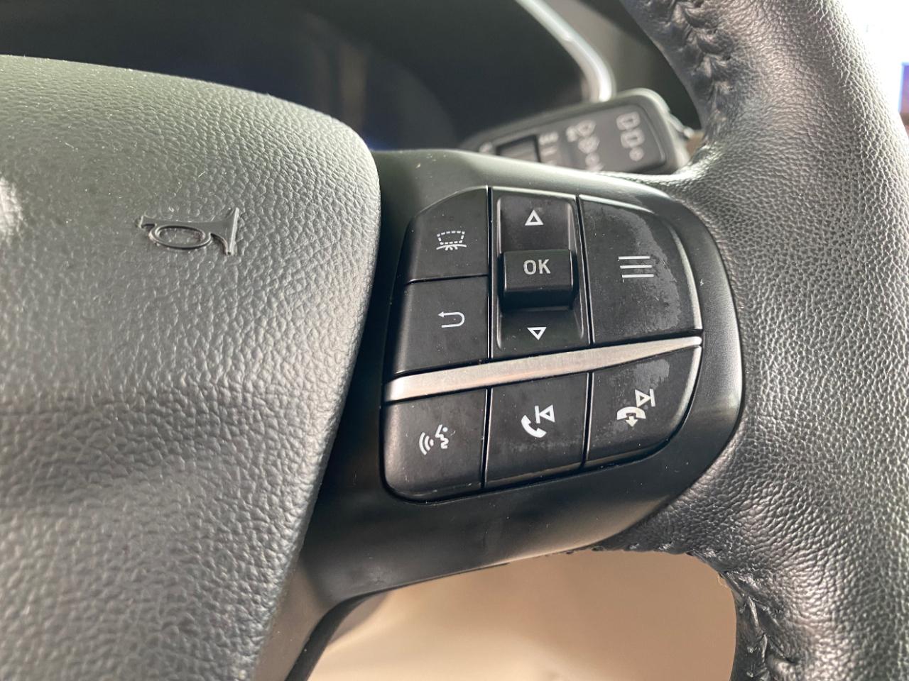 Ford Escape Titanium Hybrid FWD 2020