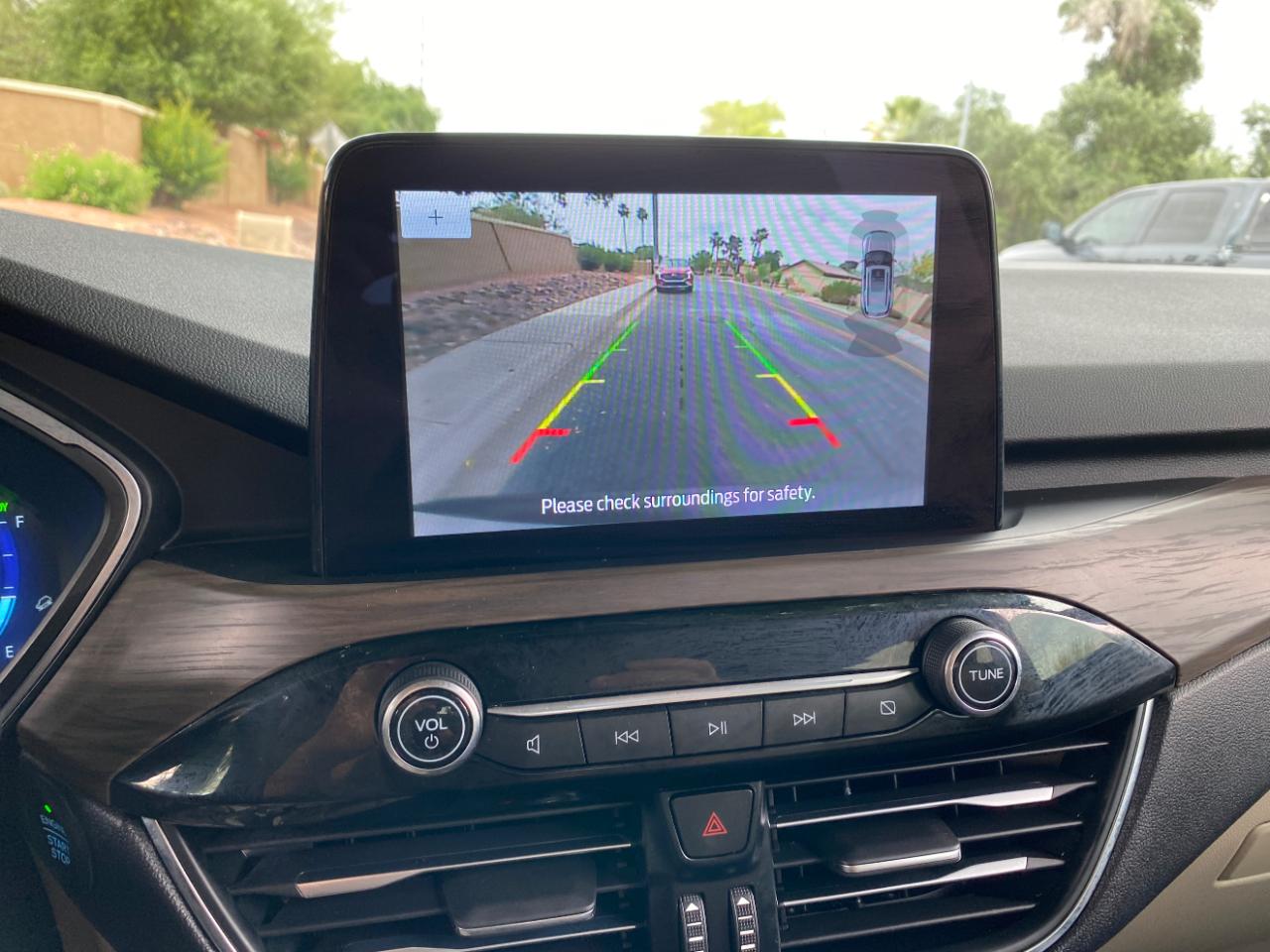 Ford Escape Titanium Hybrid FWD 2020