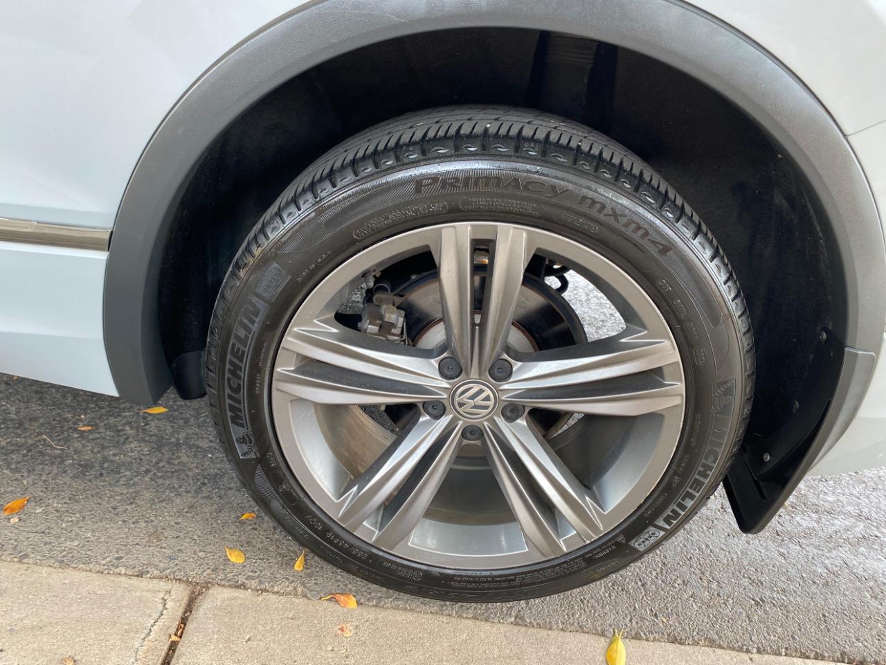 Volkswagen Tiguan 2.0T SEL R-Line FWD 2018