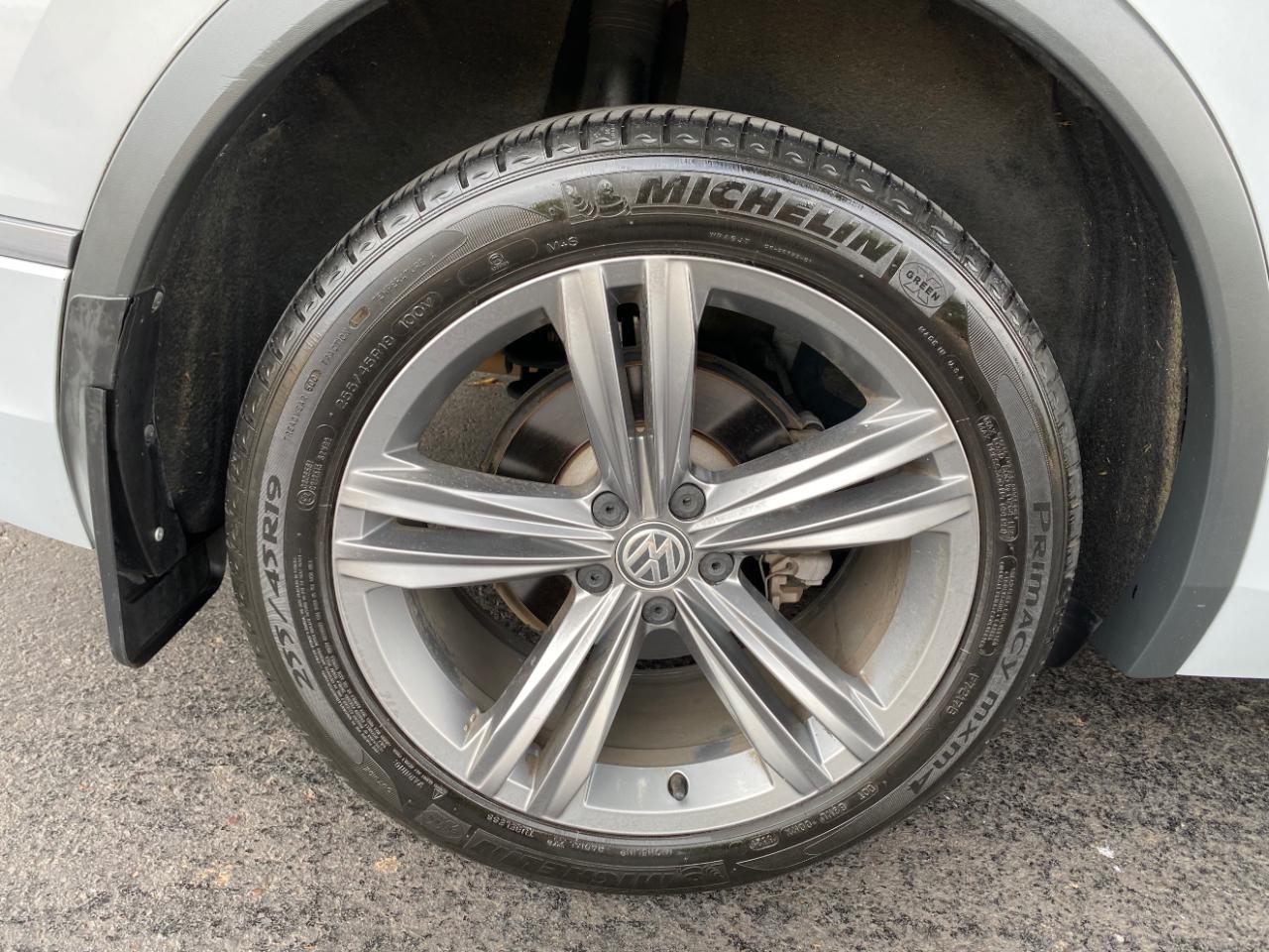 Volkswagen Tiguan 2.0T SEL R-Line FWD 2018