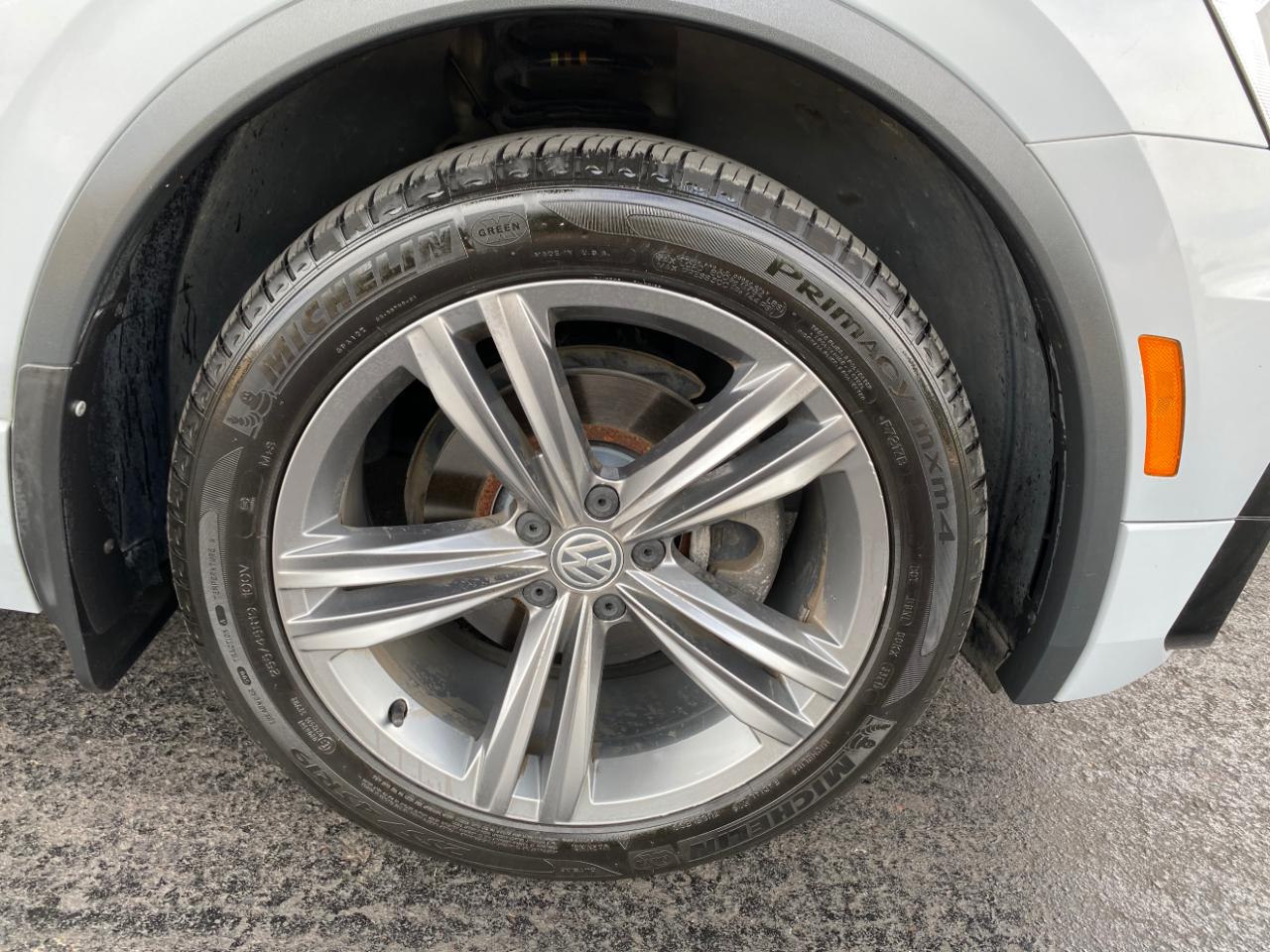 Volkswagen Tiguan 2.0T SEL R-Line FWD 2018