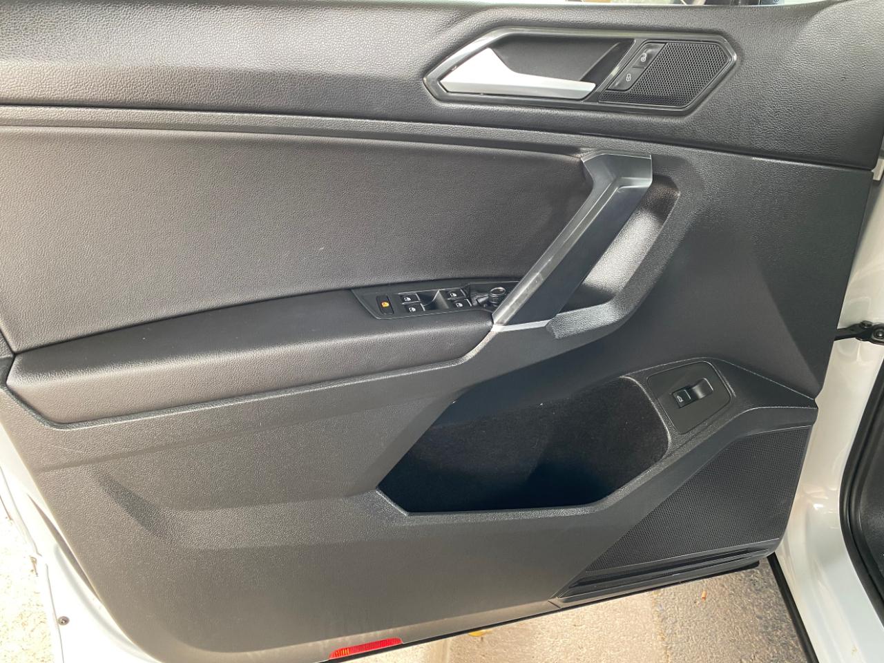 Volkswagen Tiguan 2.0T SEL R-Line FWD 2018