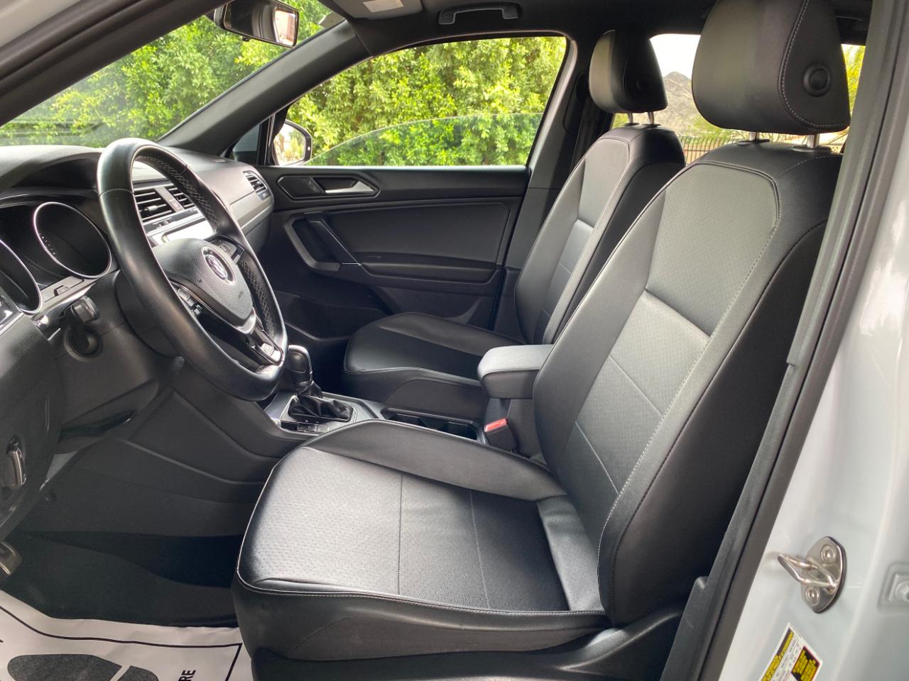 Volkswagen Tiguan 2.0T SEL R-Line FWD 2018