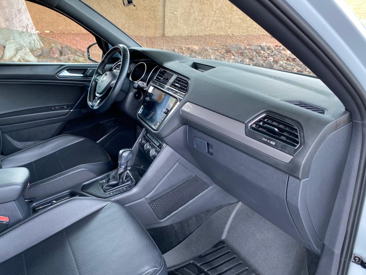 Volkswagen Tiguan 2.0T SEL R-Line FWD 2018