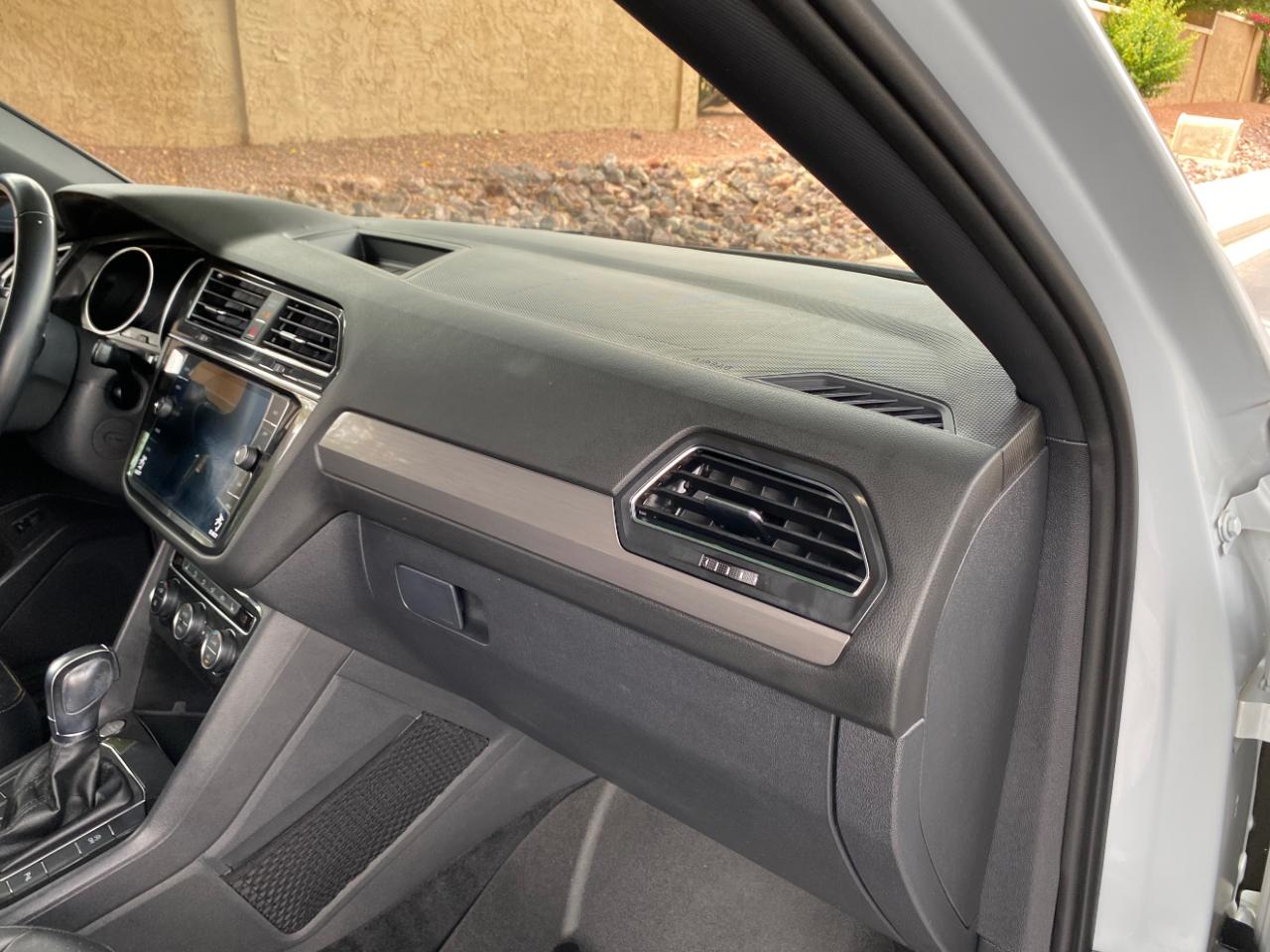 Volkswagen Tiguan 2.0T SEL R-Line FWD 2018