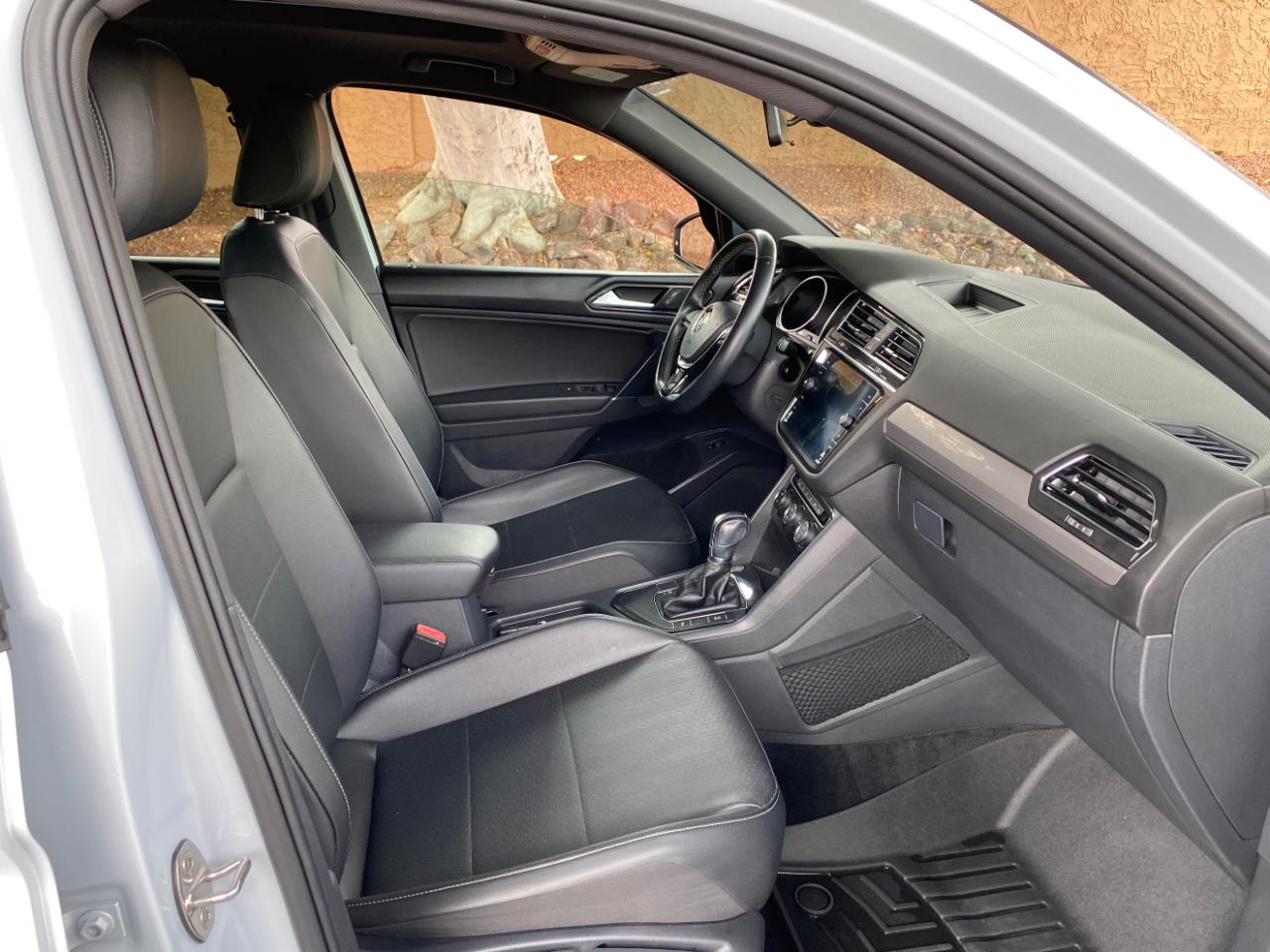 Volkswagen Tiguan 2.0T SEL R-Line FWD 2018