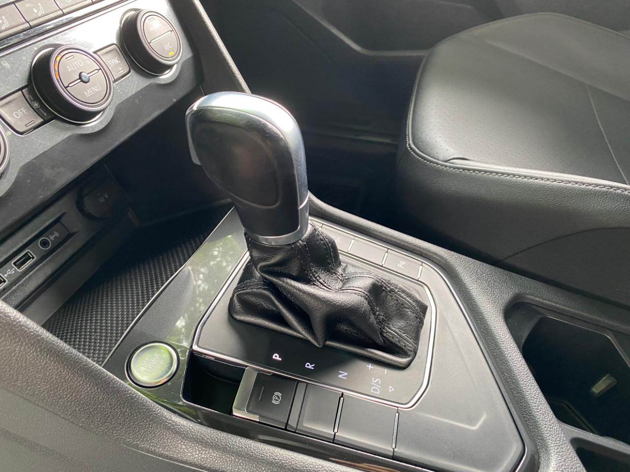 Volkswagen Tiguan 2.0T SEL R-Line FWD 2018