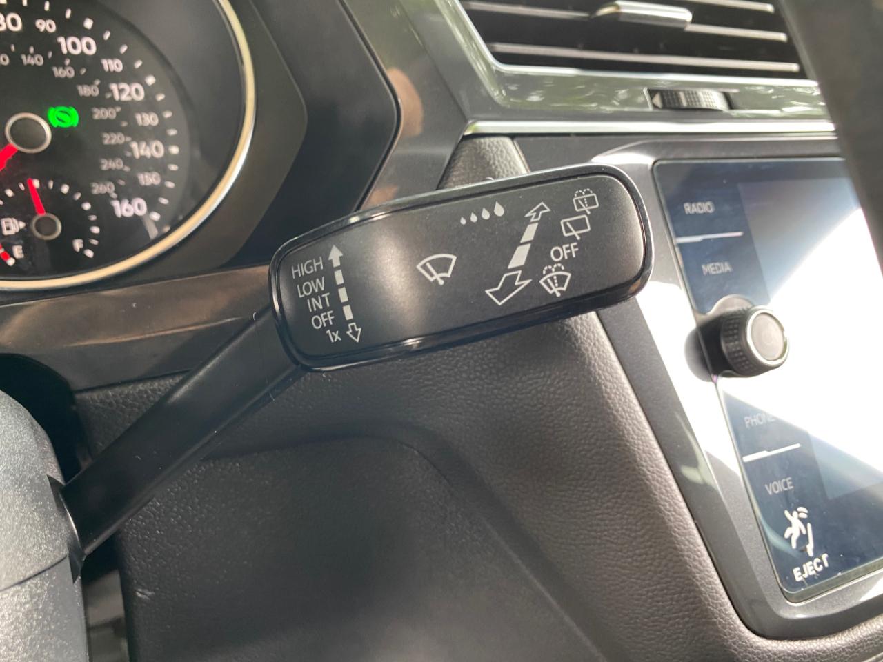 Volkswagen Tiguan 2.0T SEL R-Line FWD 2018