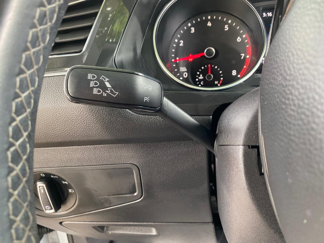 Volkswagen Tiguan 2.0T SEL R-Line FWD 2018