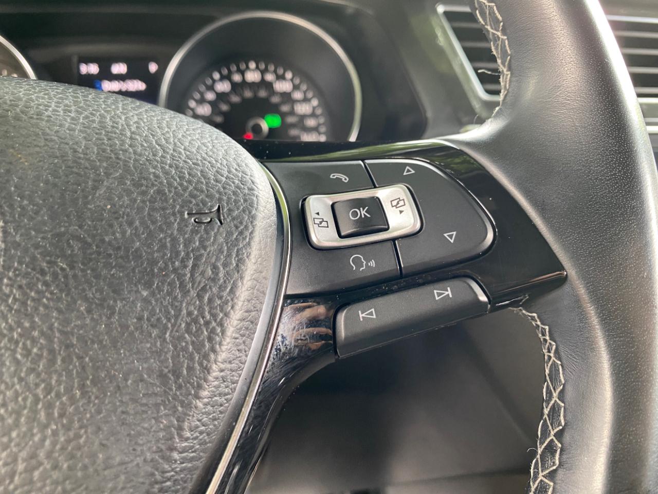 Volkswagen Tiguan 2.0T SEL R-Line FWD 2018