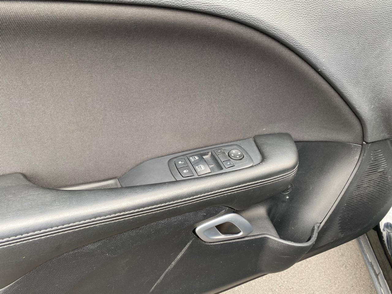 Dodge Challenger 2dr Cpe SXT 2016