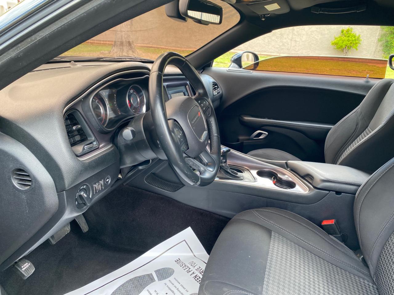 Dodge Challenger 2dr Cpe SXT 2016