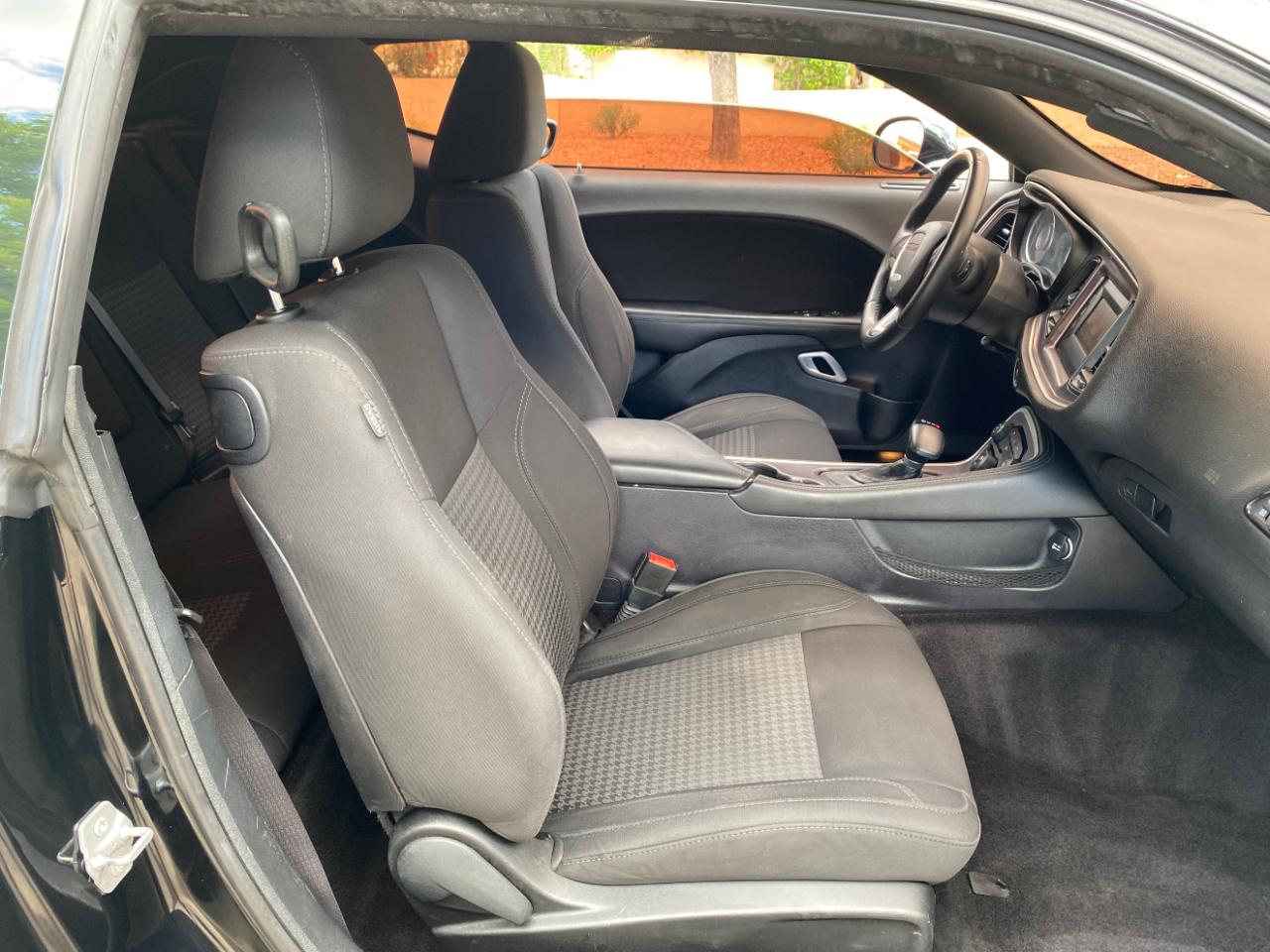 Dodge Challenger 2dr Cpe SXT 2016