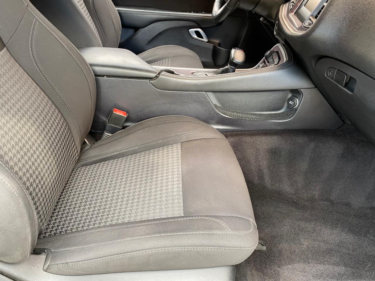 Dodge Challenger 2dr Cpe SXT 2016