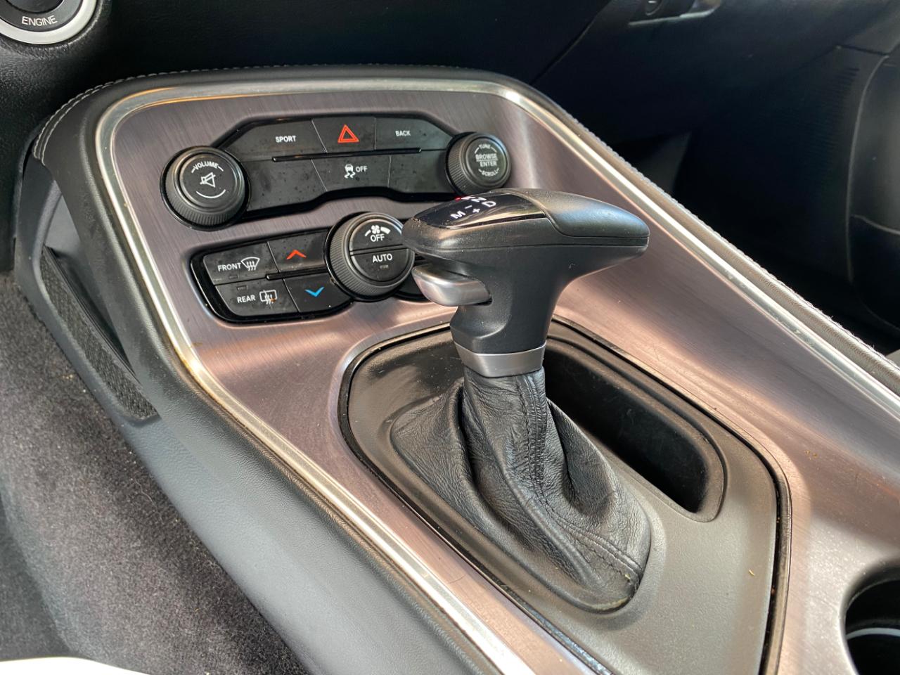 Dodge Challenger 2dr Cpe SXT 2016