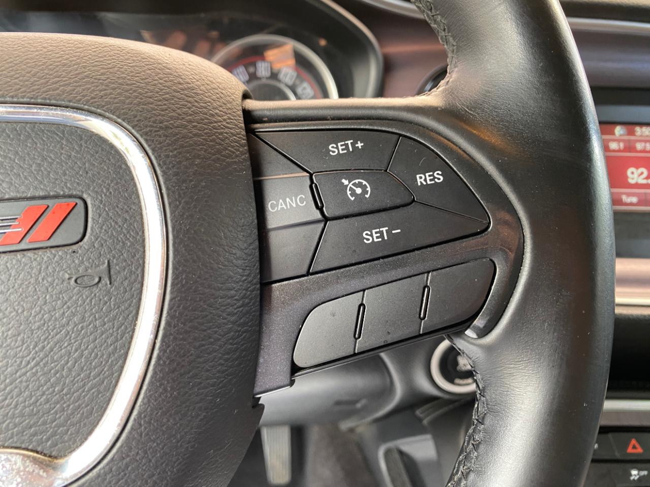 Dodge Challenger 2dr Cpe SXT 2016