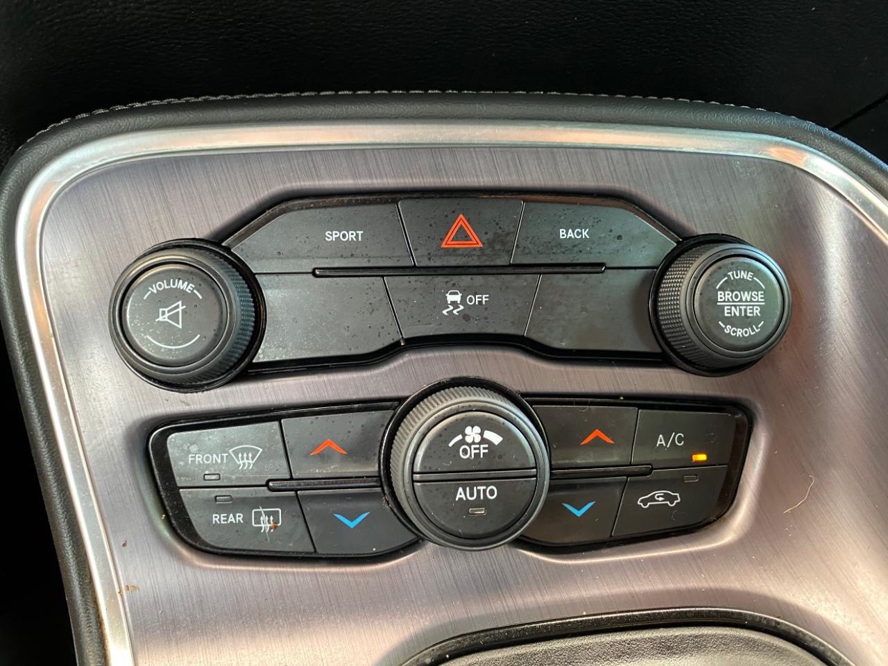 Dodge Challenger 2dr Cpe SXT 2016