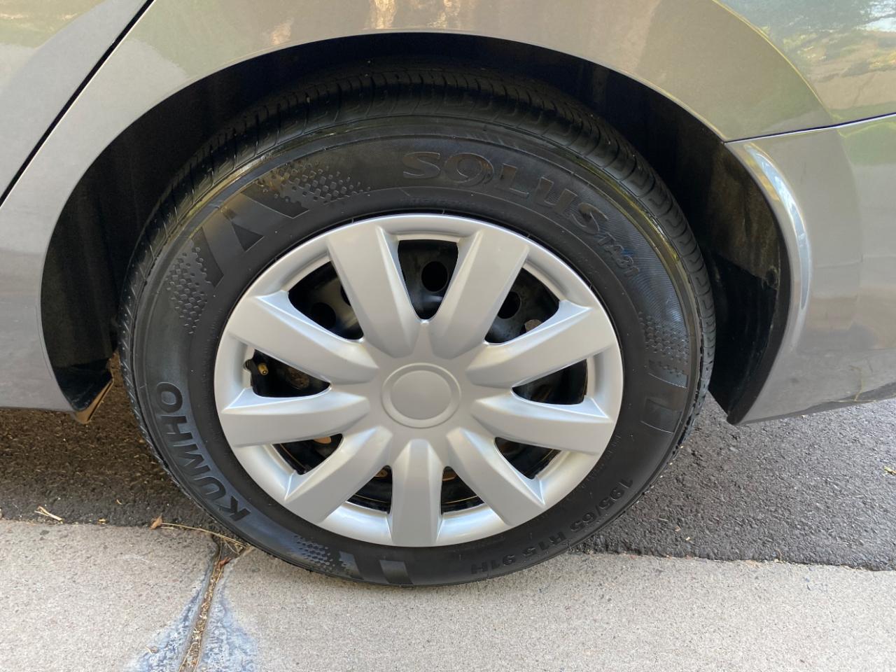 Nissan Versa S CVT 2024