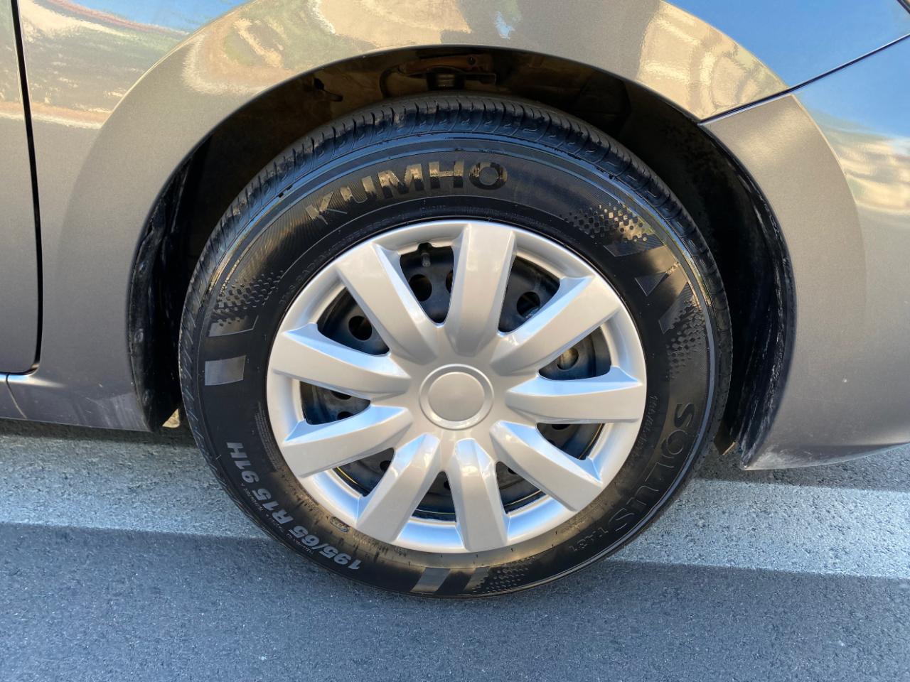 Nissan Versa S CVT 2024