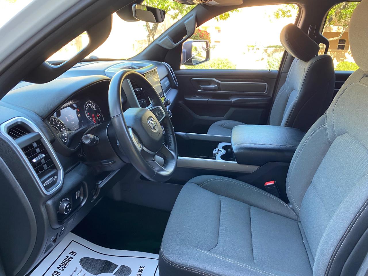 RAM 1500 Big Horn 4x2 Quad Cab 6'4" Box 2022