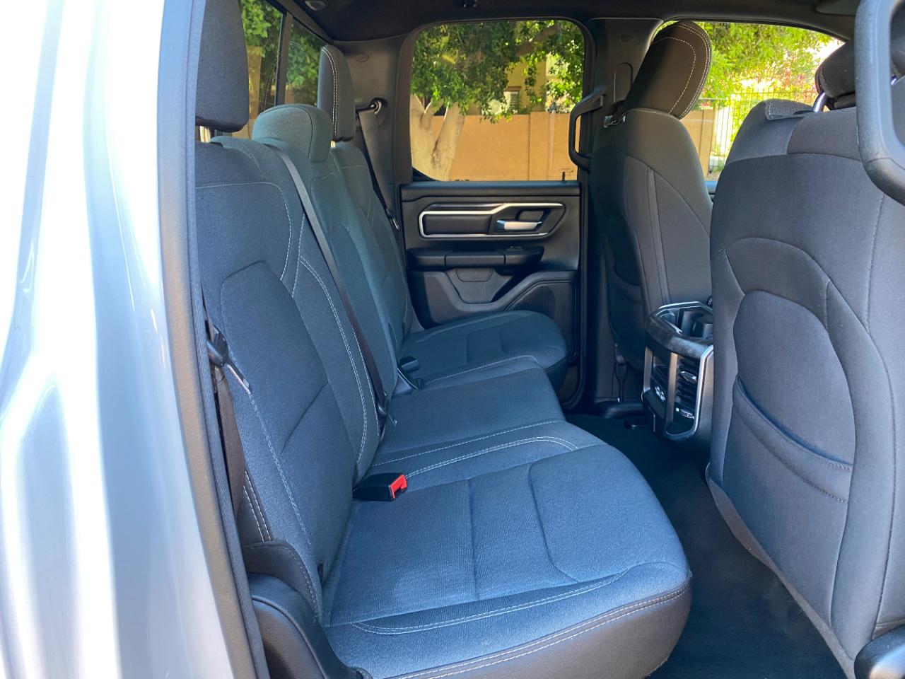 RAM 1500 Big Horn 4x2 Quad Cab 6'4" Box 2022