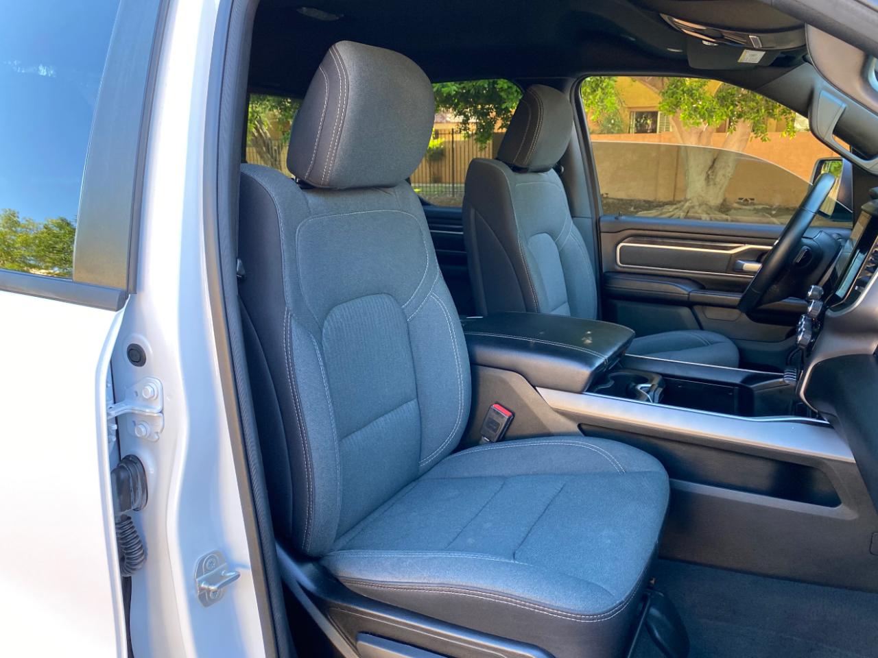 RAM 1500 Big Horn 4x2 Quad Cab 6'4" Box 2022