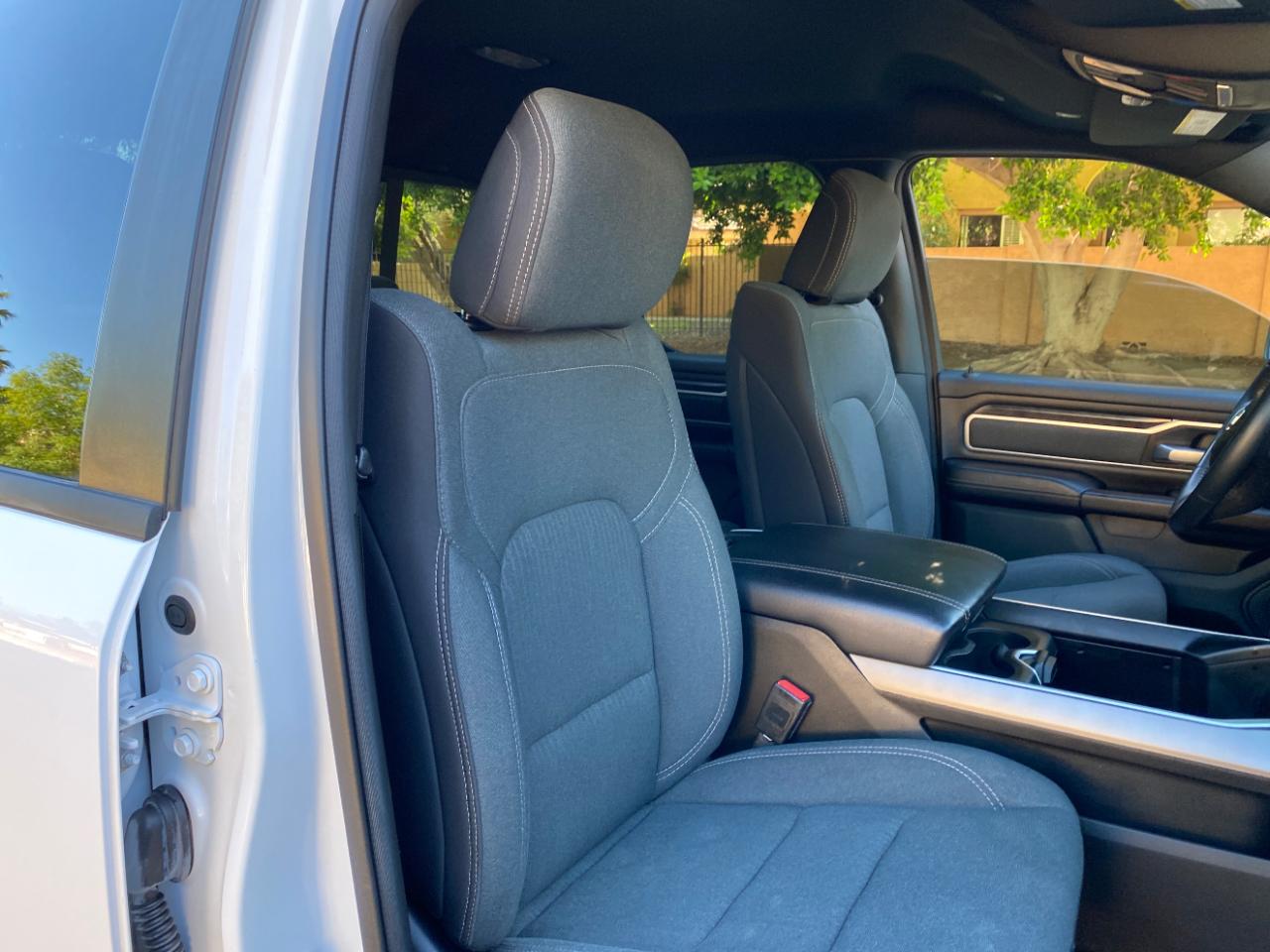 RAM 1500 Big Horn 4x2 Quad Cab 6'4" Box 2022