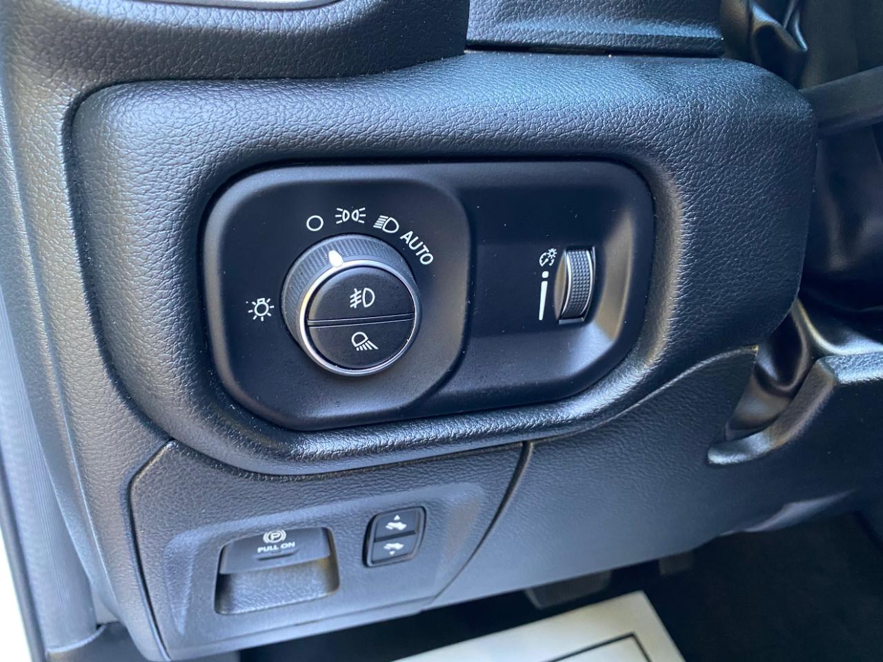 RAM 1500 Big Horn 4x2 Quad Cab 6'4" Box 2022