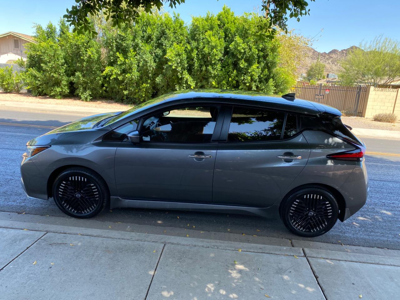 Nissan Leaf SV PLUS Hatchback 2025