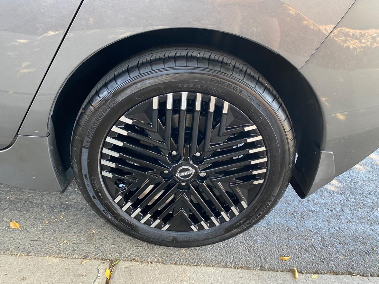 Nissan Leaf SV PLUS Hatchback 2025