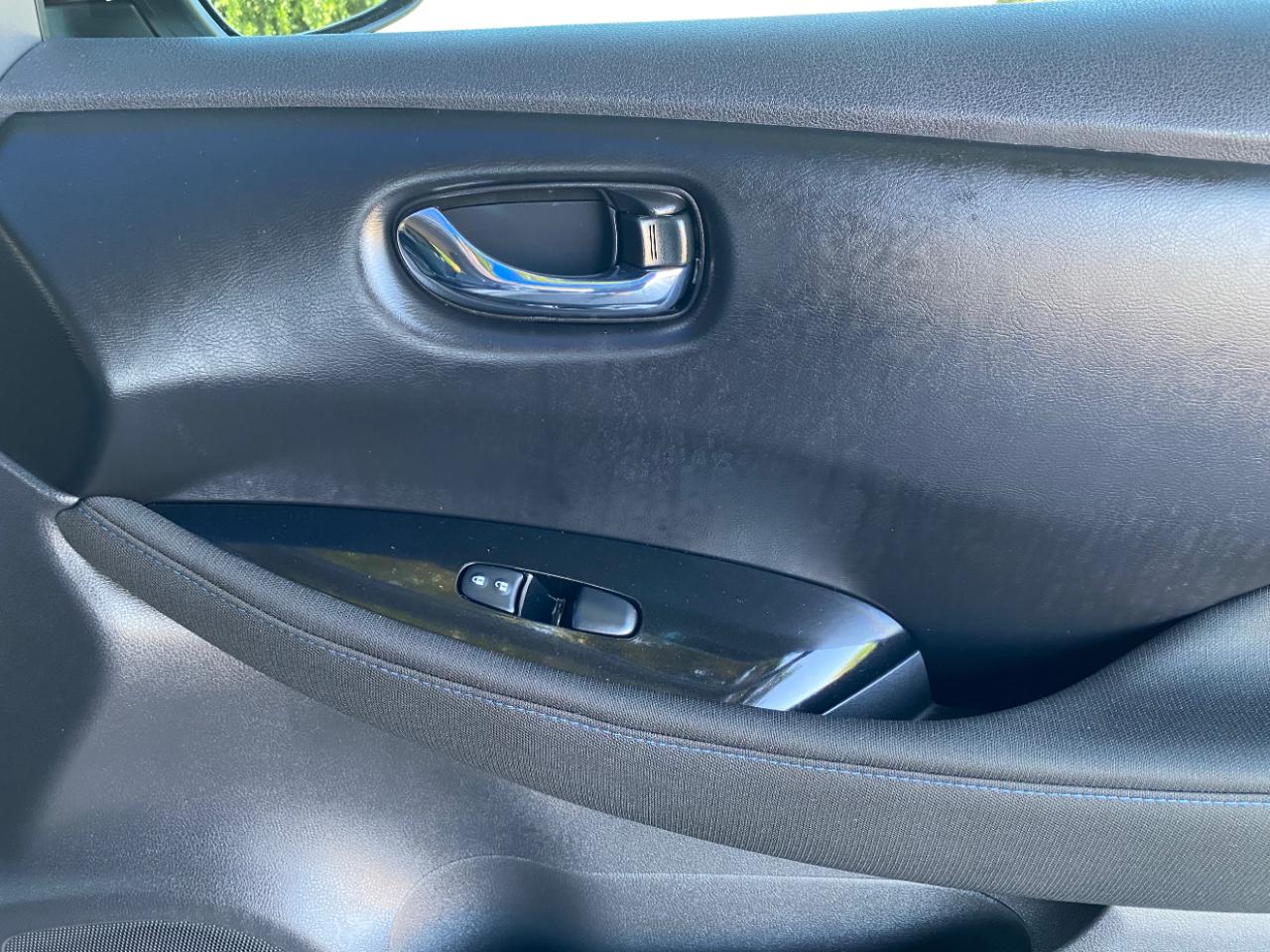 Nissan Leaf SV PLUS Hatchback 2025