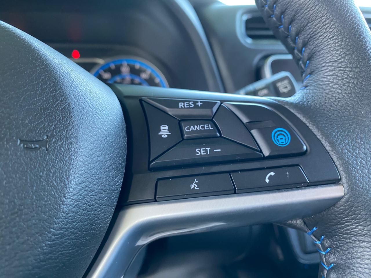 Nissan Leaf SV PLUS Hatchback 2025