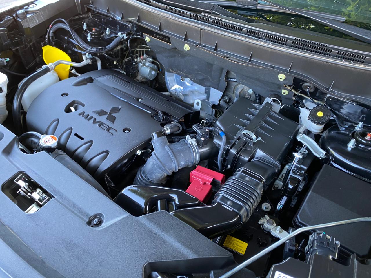 Mitsubishi Outlander Sport  2023