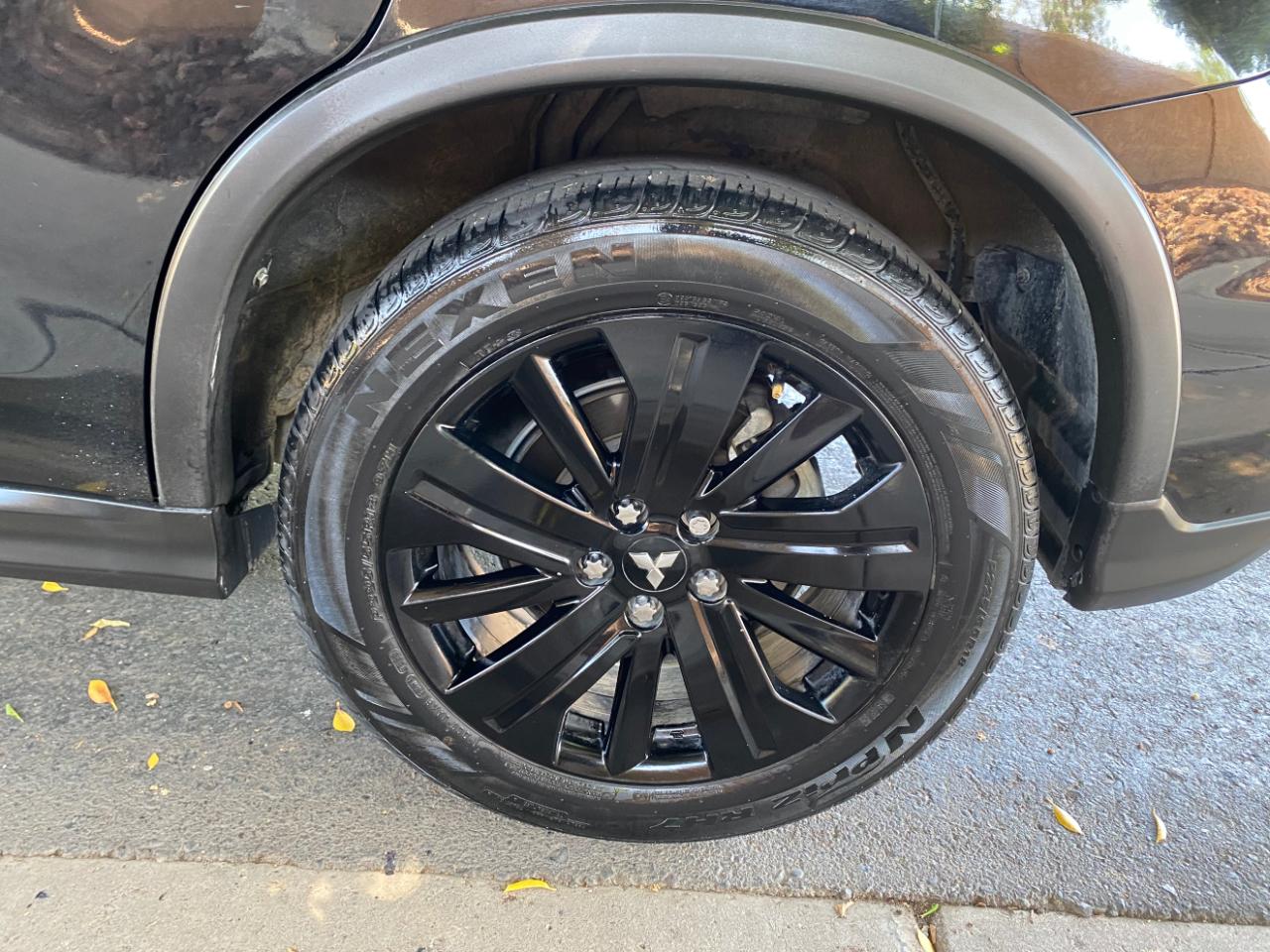 Mitsubishi Outlander Sport  2023