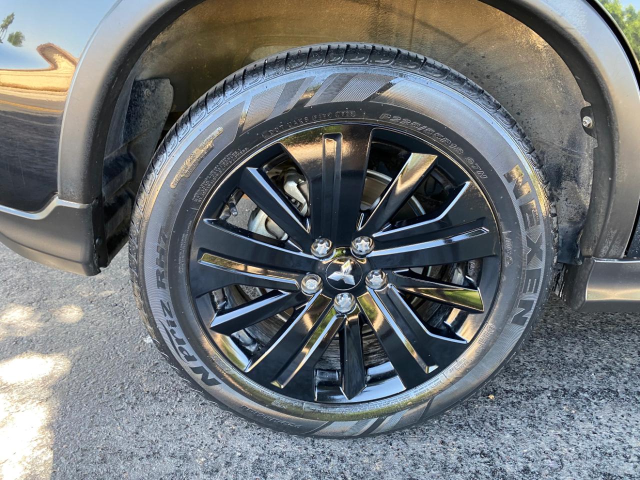 Mitsubishi Outlander Sport  2023