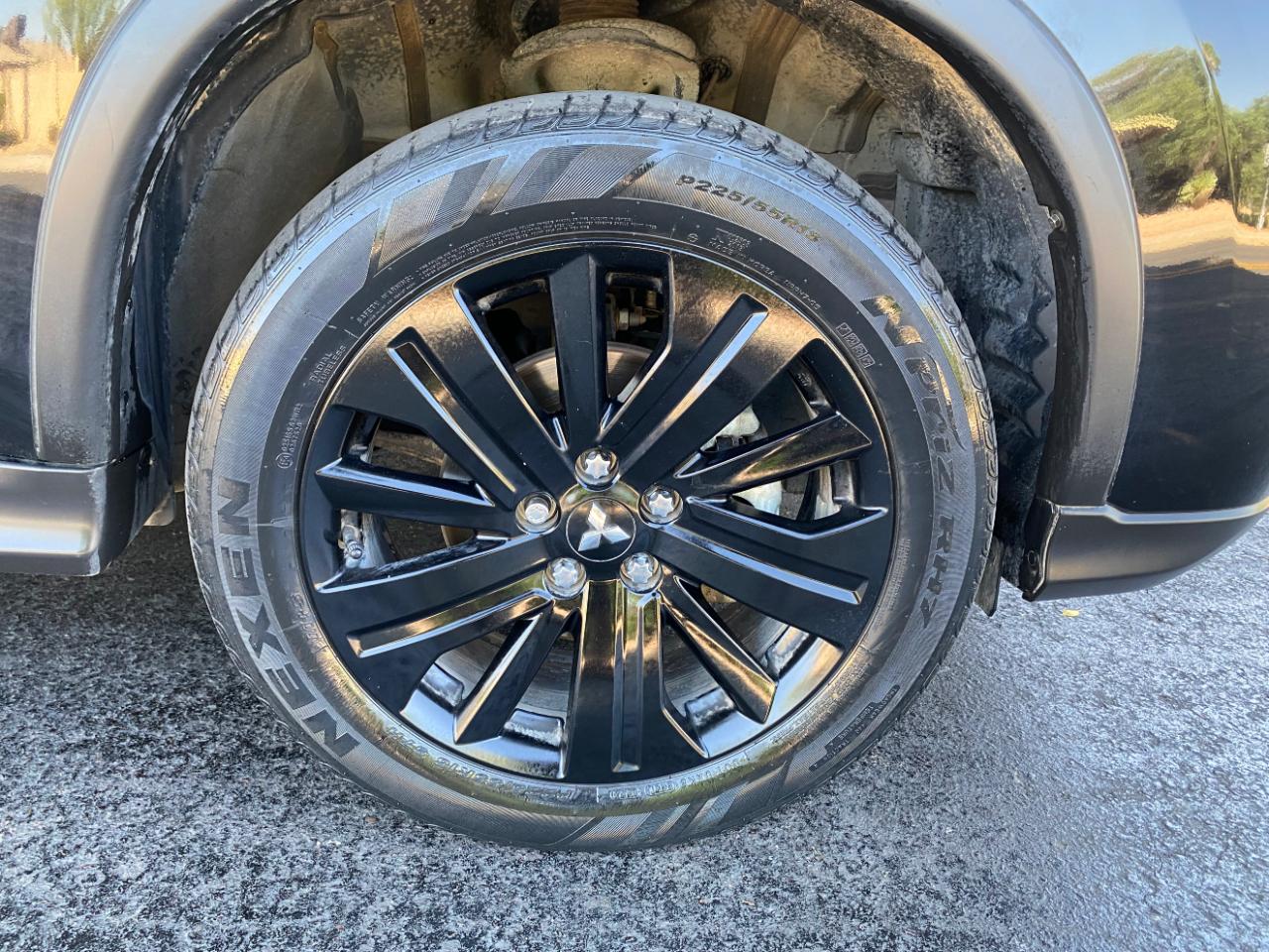 Mitsubishi Outlander Sport  2023